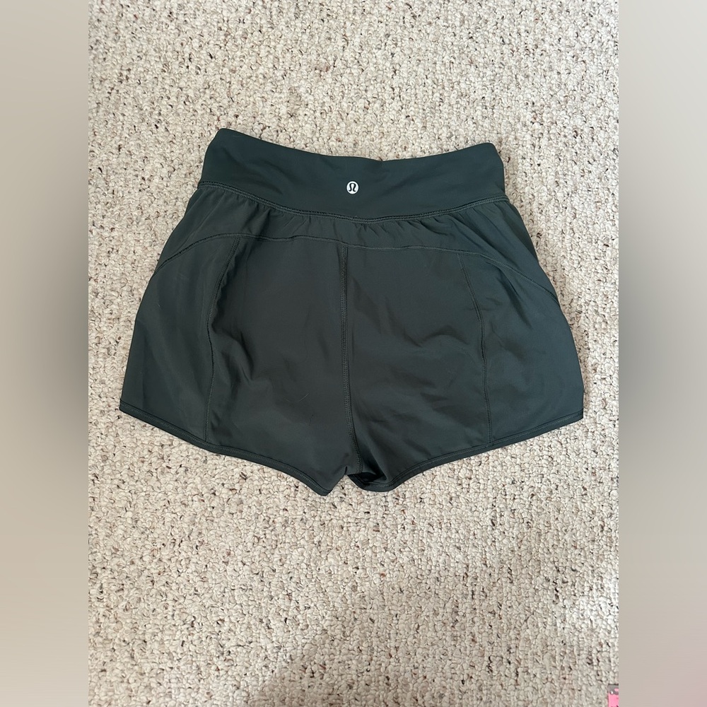 Lululemon Women’s Running Shorts Size 6 Dark Green Summer Athleisure Yoga Shorts